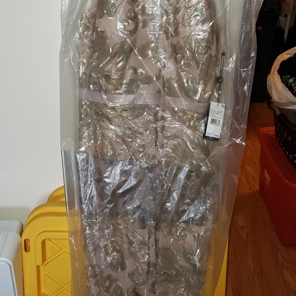 Adrianna Papell Halter Gown - Picture 4 of 6